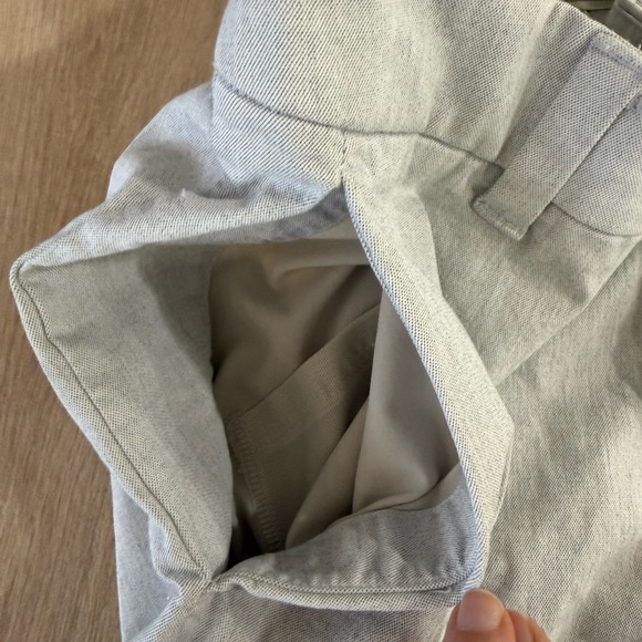 Men’s Lululemon Commission Classic Shorts, Light Gray, Size 33 - Picture 4 of 12